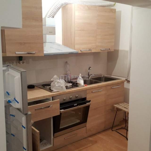 Tirane, shitet apartament 1+1 Kati 5, 54 m² 50.000 Euro (Prane Shkolles se Bashkuar)