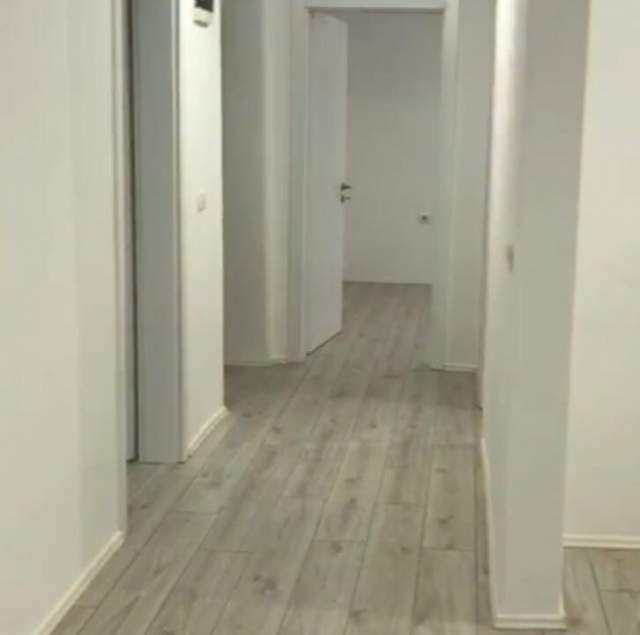Shitet Apartament 2+1 tek Brryli