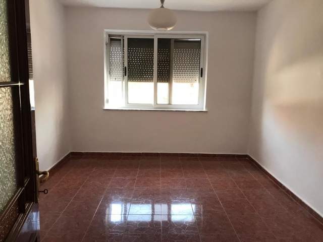 Tirane, shitet apartament 2+1 Kati 3, 71 m² 74.000 Euro (Materniteti i ri)