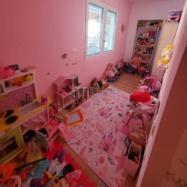 Tirane, shitet apartament 170 m² 330.000 Euro