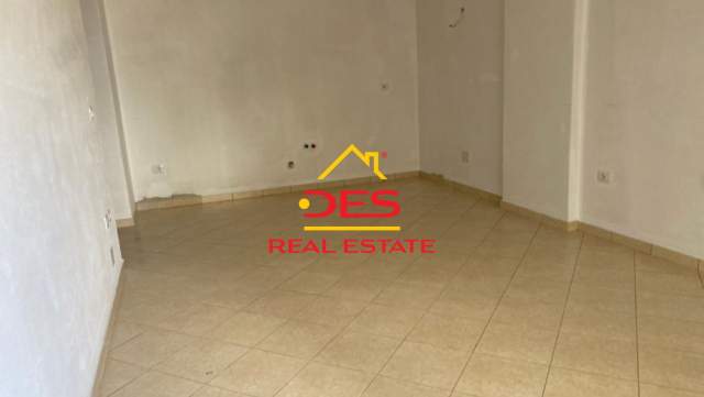 Vlore, shitet apartament Kati 1, 70 m² 56.000 € (Rruga Dhimiter Konomi)
