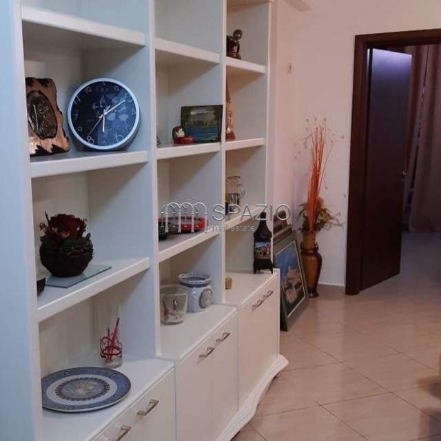 Tirane, jepet me qera apartament 1+1 60 m² 350 Euro (Rruga e Elbasanit)