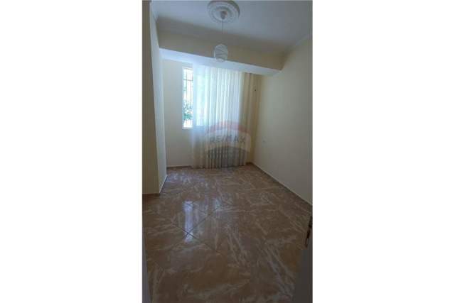 Tirane, shitet apartament 2+1+BLK Kati 1, 85 m² 67.000 Euro (FRESKU)