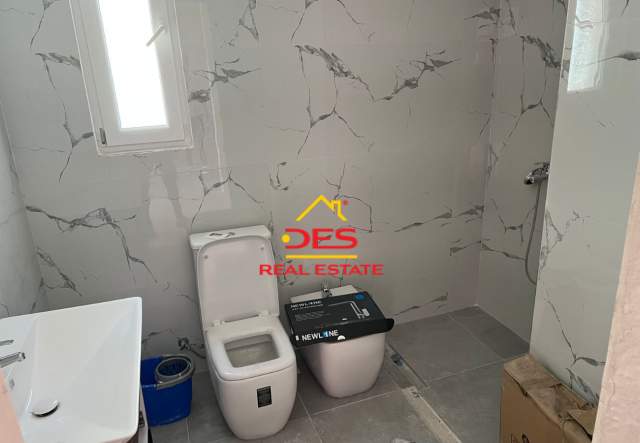 Vlore, shitet apartament Kati 4, 114 m² 75.000 Euro (Rruga Deshmoret)