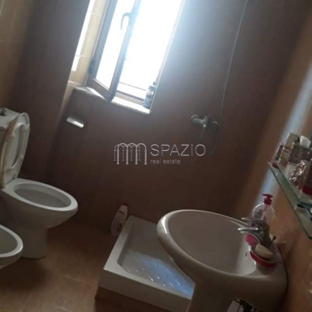 Tirane, shitet apartament 3+1 Kati 3, 80 m² 95.000 Euro