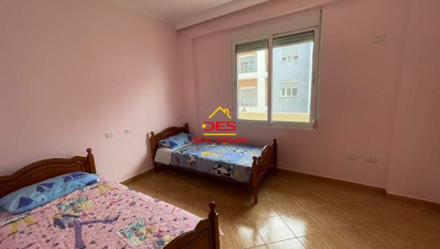 Vlore, shitet apartament Kati 7, 104 m² 110.000 Euro (Rruga Çamëria)