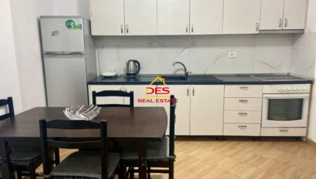 Vlore, jepet me qera apartament Kati 6, 67 m² 250 Euro (Rruga Gjergj Arianiti)