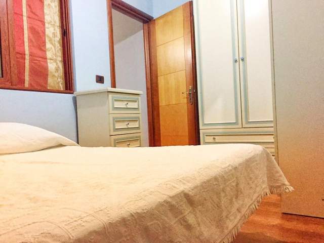 Tirane, jepet me qera apartament 1+1 Kati 1, 40 m² 350 Euro