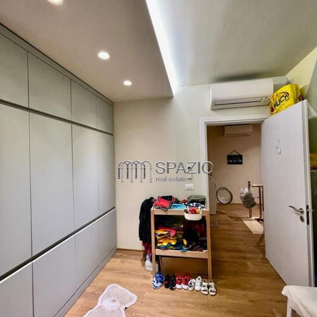 Tirane, shitet apartament duplex 3+1+BLK Kati 6, 172 m² 260.000 Euro (Selvia)