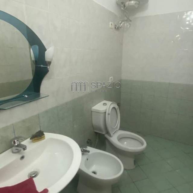 Tirane, shitet apartament 2+1 Kati 1, 90 m² 60.000 Euro (Rruga ''Thesarit'')