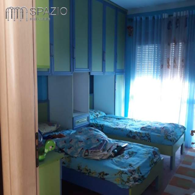 Tirane, jepet me qera apartament 3+1+BLK Kati 4, 117 m² 40.000 Leke (Rruga ''Dajtit'')