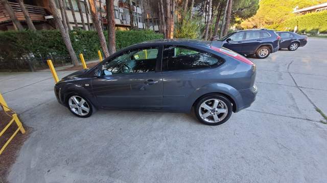 Tirane, shitet makine Ford Focus Viti 2007, 2.600 Euro