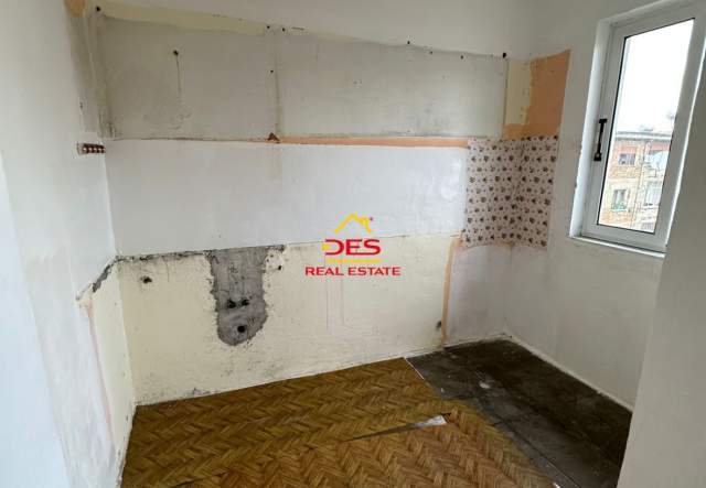 Vlore, jepet me qera apartament Kati 5, 67 m² 11.000 Leke (Rruga Hasan Kushta)