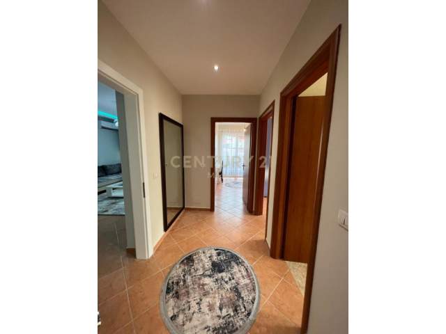 Tirane, jepet me qera apartament 3+1+A+BLK Kati 4, 125 m² 600 Euro (Komuna e parisit)