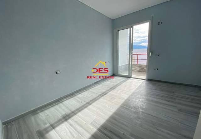 Vlore, shitet apartament 1+1+BLK Kati 9, 84 m² 48.000 Euro (Rruga Lef Sallata)