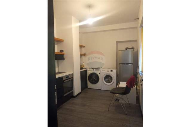 Tirane, shitet apartament 1+1 Kati 2, 43 m² 93.000 Euro (Pazari i Ri)
