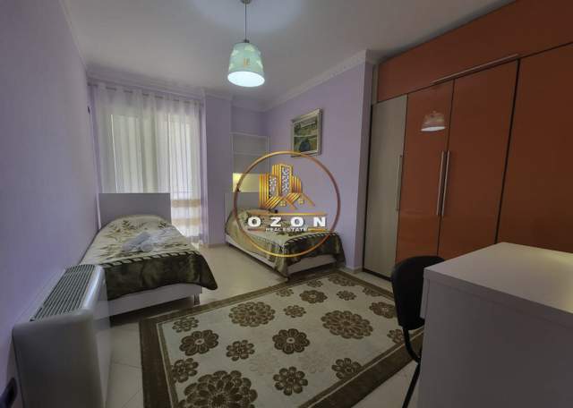 Tirane, jepet me qera apartament 2+1+BLK Kati 6, 140 m² 700 Euro (Komuna e Parisit)