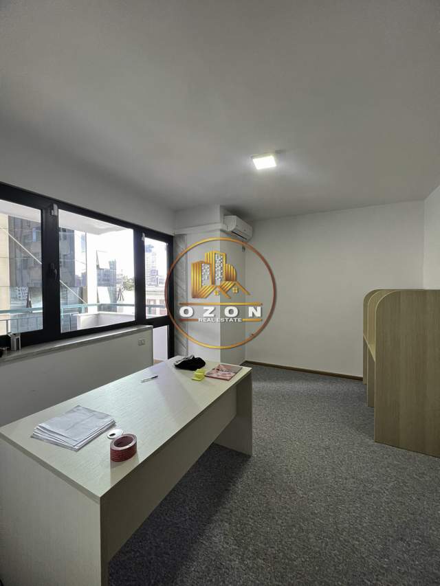 Tirane, jepet me qera apartament 4+1+BLK Kati 6, 168 m² 1.500 Euro (Blloku)
