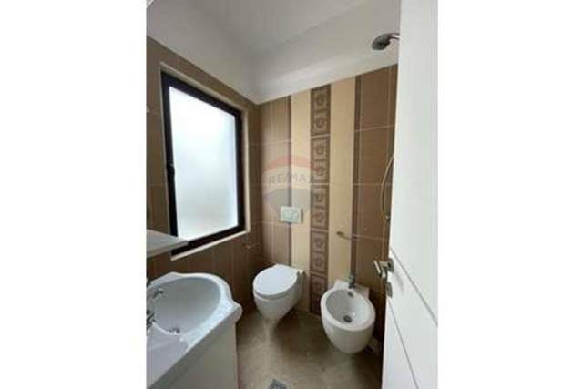 Tirane, jepet me qera apartament duplex 2+1+BLK Kati 2, 115 m² 550 Euro (Prane Eleonores)