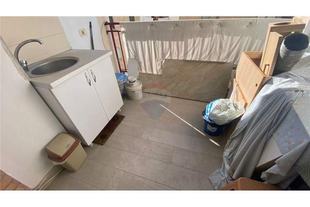 Tirane, shitet apartament 1+1 Kati 3, 68 m² 93.000 Euro (Shkolla e Kuqe)