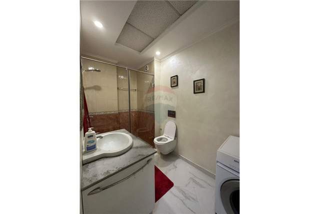Tirane, jepet me qera apartament 2+1 Kati 2, 100 m² 750 Euro (komuna e parisit)