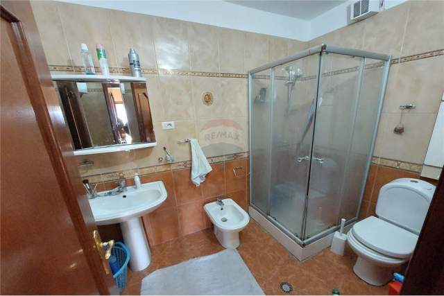 Tirane, shitet apartament 2+1+BLK Kati 8, 110 m² 170.000 Euro (Robert Shvarc)