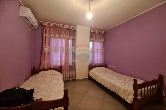 Tirane, jepet me qera apartament 2+1 Kati 3, 95 m² 400 Euro (Rruga Dritan Hoxha)