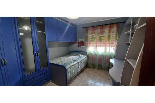 Tirane, jepet me qera apartament 2+1+BLK Kati 5, 105 m² 400 Euro (Stadiumi Dinamo)