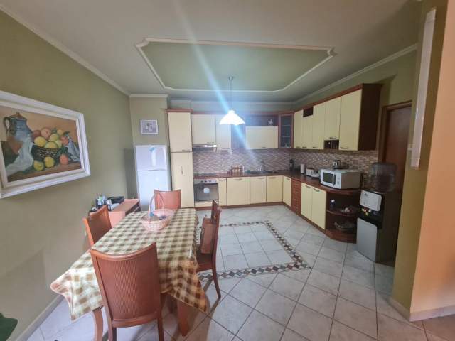 Tirane, jepet me qera apartament 2+1+BLK Kati 3, 116 m² 1.200 Euro (Rruga Papa Gjon Pali II)