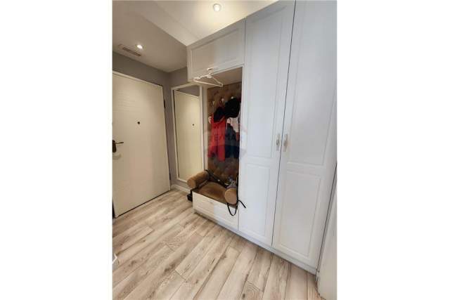 Tirane, shitet apartament 1+1+BLK Kati 8, 83 m² 145.000 Euro (Komuna e Parisit)