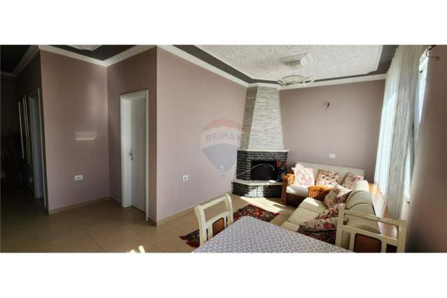 Tirane, shitet apartament 52 m² 130.000 Euro (liqeni i thate)