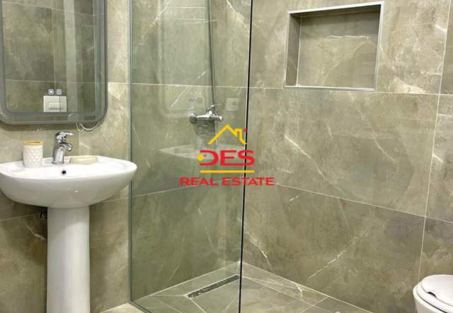 Vlore, shitet apartament 61 m² 1.500 Euro/m2 (Rruga Dhimiter Konomi, Vlore)