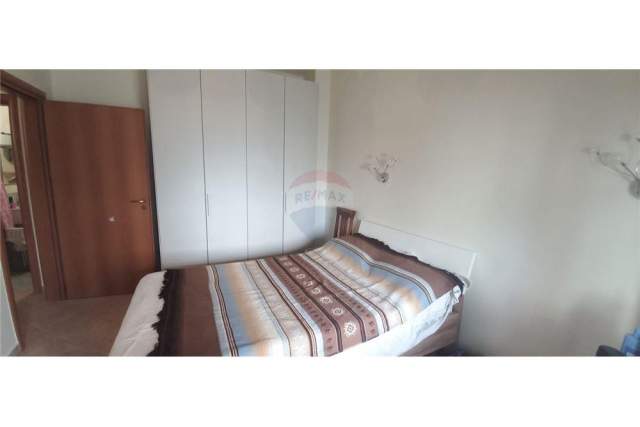 Tirane, jepet me qera apartament 2+1 Kati 11, 85 m² 650 Euro (Qender)
