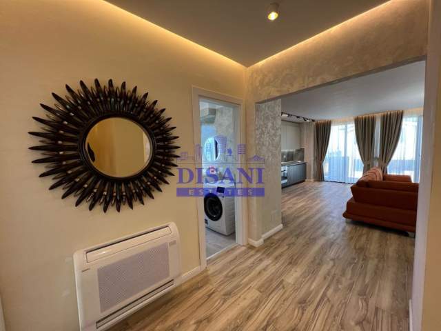 Tirane, jepet me qera apartament Kati 2, 900 Euro (Liqeni Artificial)