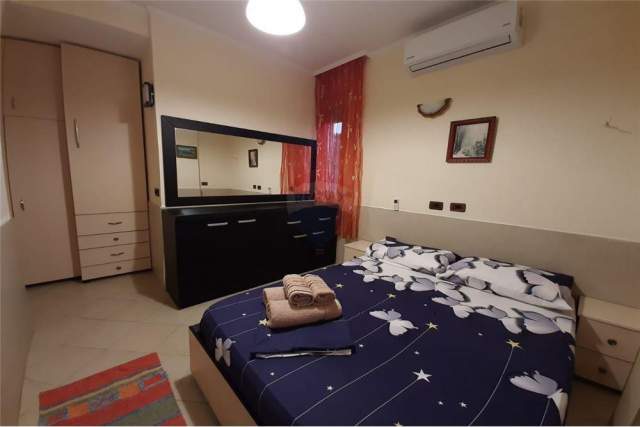 Tirane, jepet me qera Kati 2, 55 m² 430 Euro (5 Maji)