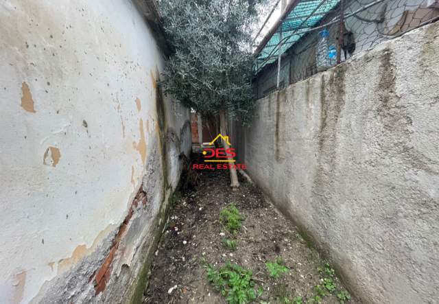 Vlore, shitet shtepi 332 m² 80.000 Euro (Rruga Janaq Kilica,Vlore)