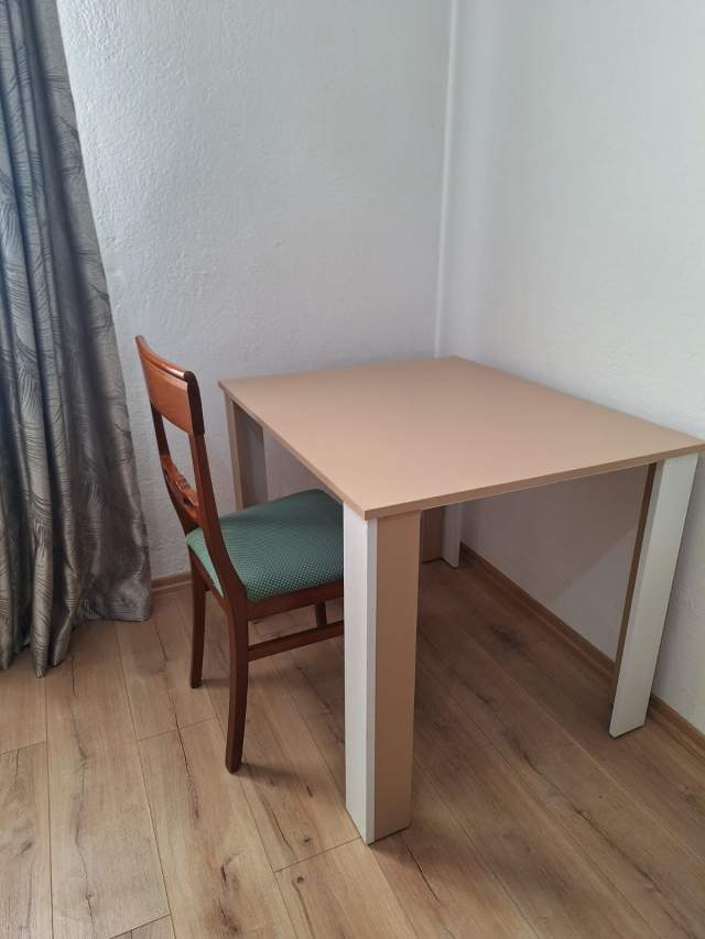 Tirane, shes Shiten tavolina te reja - 5500 lek