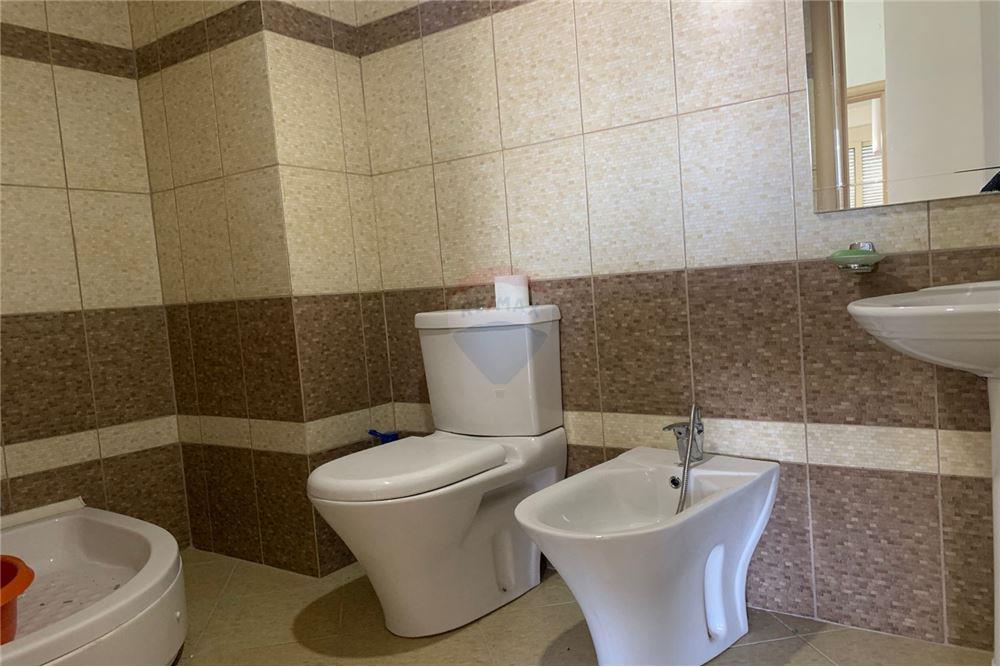 Shitet apartament 2+1 ne Vore, 76,000€
