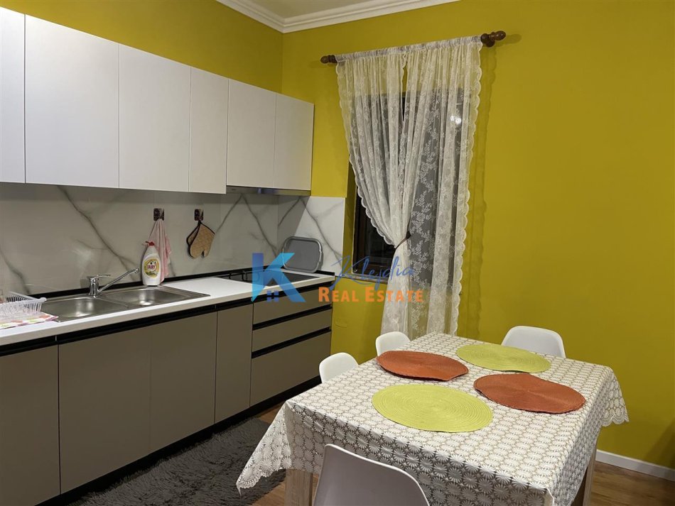 Tirane, jap me qera apartament 2+1+Ballkon, Kati 1, 100 m² 550 € (Ferit Xhajko)
