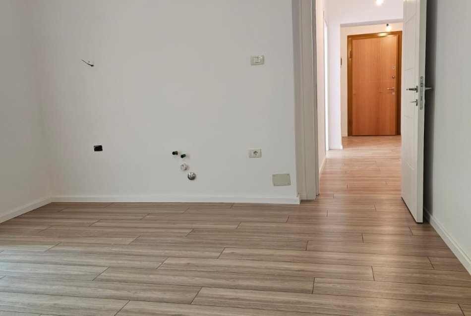 Tirane, shitet apartament 1+1 Kati 3, 51 m² 102.000 € (Xhamia e Tabakeve)