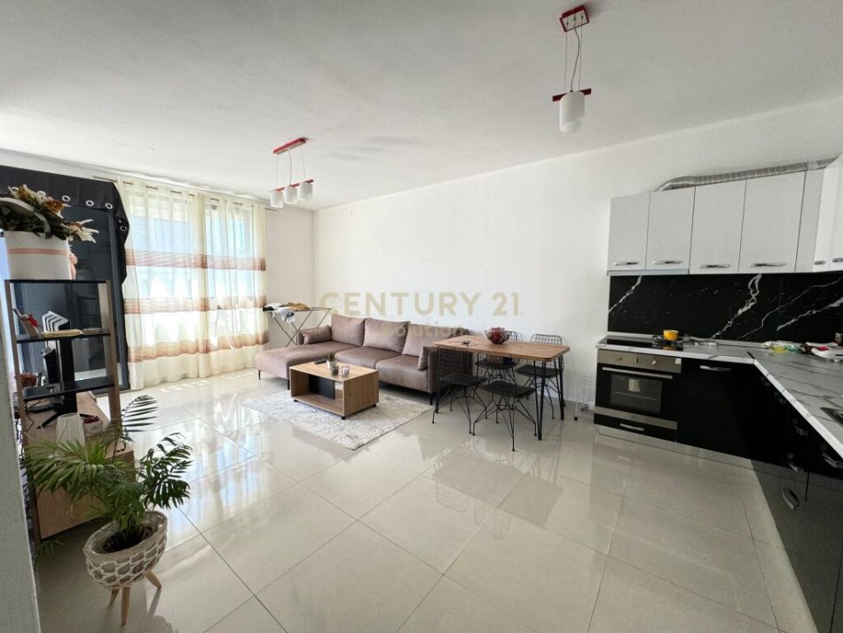 Tirane, jepet me qera apartament 1+1 Kati 2, 78 m² 500 € 