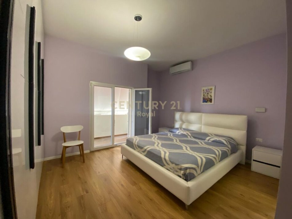 Tirane, jepet me qera apartament 2+1 Kati 3, 103 m² 550 € (Rruga e Dibres)