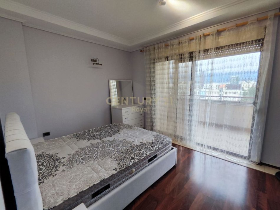 Tirane, jepet me qera apartament 2+1 Kati 9, 100 m² 800 € (Sami Frasheri)