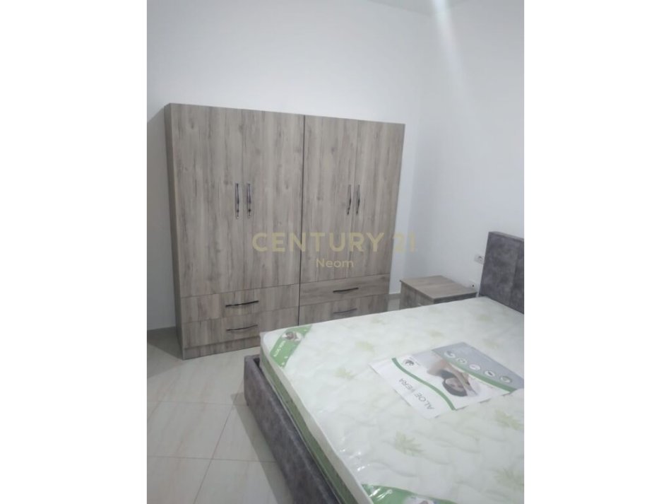 Tirane, jap me qera apartament 2+1 Kati 2, 90 m² 500 € (liqen i thate)