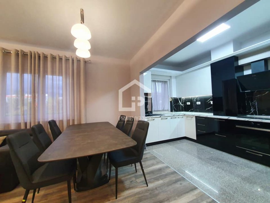 SHITET : Super apartament 3+1 + 1 Post parkimi / Rezidenca Touch of Sun