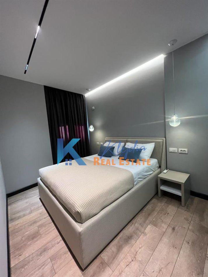 Tirane, jepet me qera apartament 2+1 Kati 4, 64 m² 1.500 € (Rruga e Barrikadave, afer shkolles Lidhja e Prizrenit)