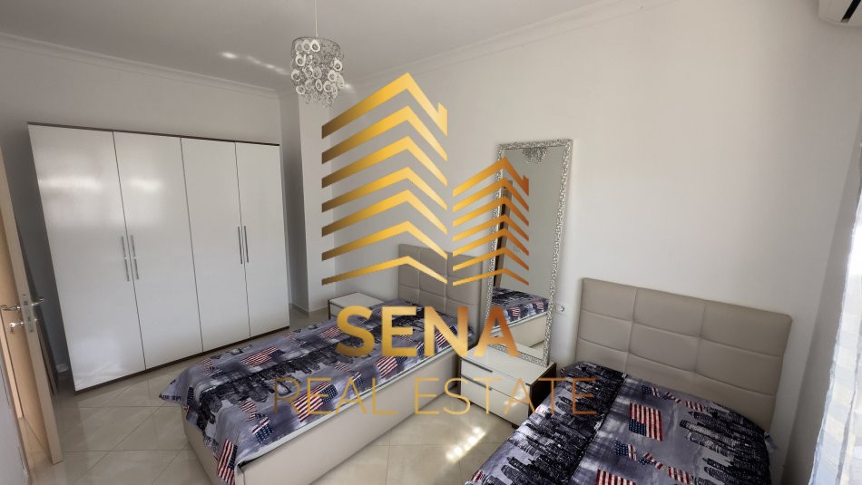 Tirane, jepet me qera apartament+verande | Penthouse 3+1+Ballkon Kati 4, 220 m² 600 € (Rruga Sadik Stavileci)
