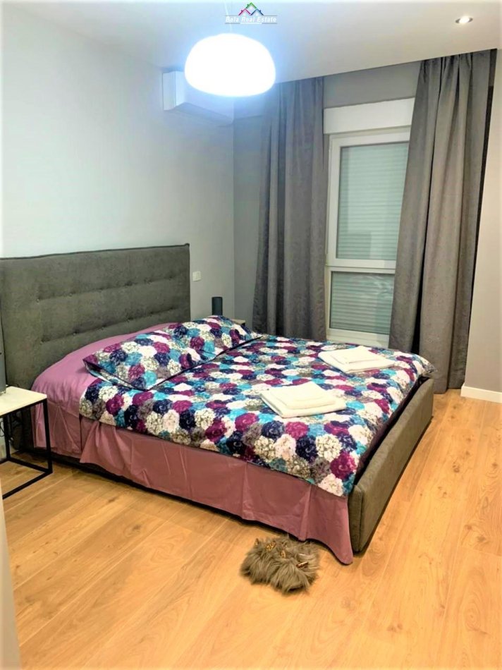 Tirane, jepet me qera apartament 2+1 Kati 4, 95 m² 750 € (21 dhjetori)