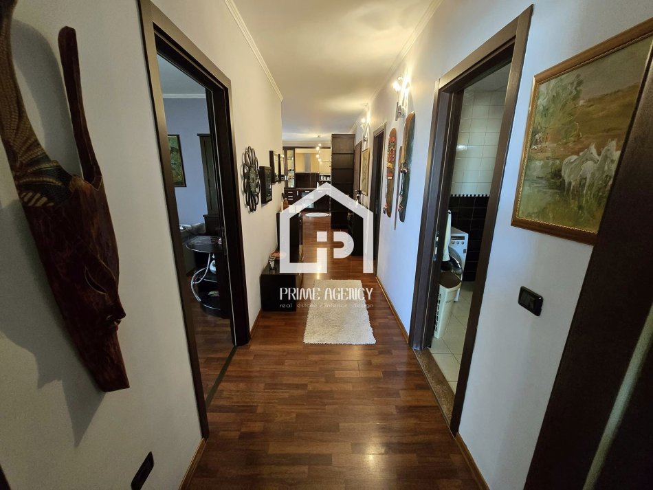 SHITET: Super APARTAMENT 2+1+2/ Pranë Market Joena_ Zona: 21 Dhjetori