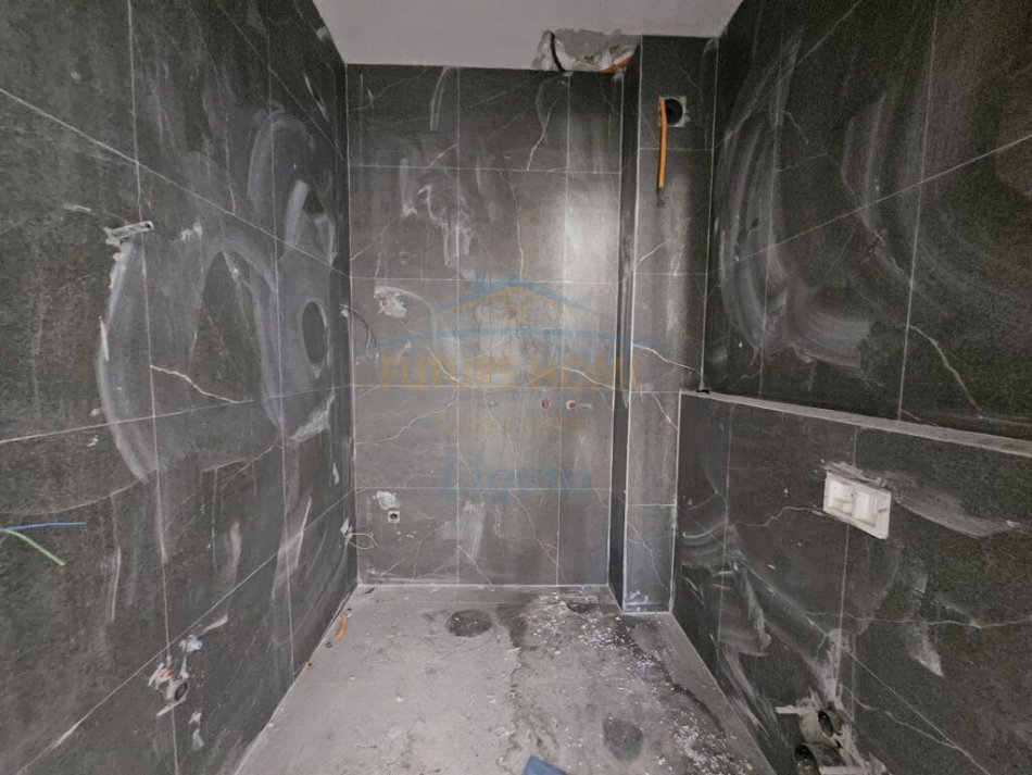 Tirane, shitet apartament 1+1+Ballkon Kati 4, 103 m² 149.000 € (Sauk, Porta Tirana e Re)